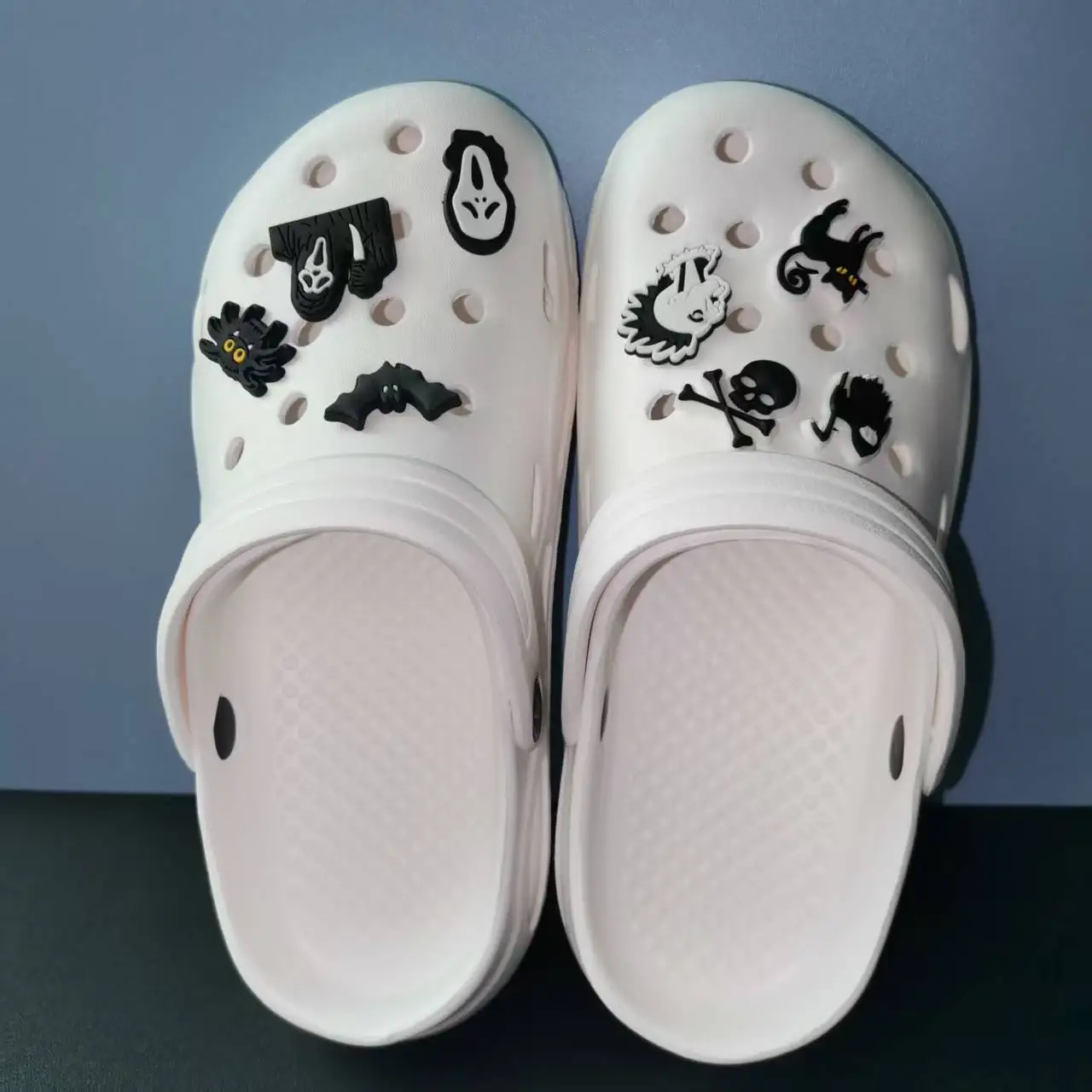 Woman Slippers With Halloween  - огляд і ціна Jewelry Making For Adults